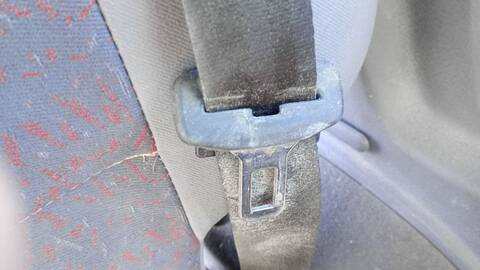 Cinturón Trasero Izquierdo Nissan Terrano SLX 3-PTAS.) 101CV 74KW