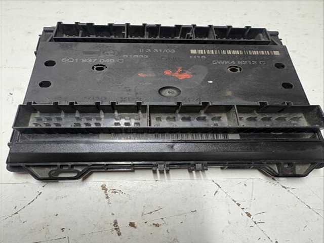 Foto 1ª: Caja Reles Fusibles Volkswagen Polo VERSION INDEFINIDA