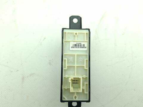 Foto 4ª: Mando Multifuncion Peugeot 208 ACCESS 68CV 50KW [8H01] (2012)