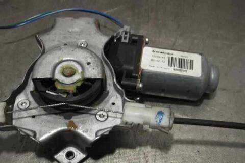 Foto 4ª: Elevalunas Eléctrico Delantero Izquierdo Nissan Almera ACENTA 116CV 85KW [QG18] (2004)