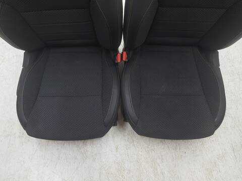 Foto 2ª: Juego Asientos Completos Renault Arkana TECHNO 130CV 97KW