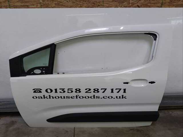 Foto 3ª: Puerta Delantera Izquierda Opel Combo 102 CV 75KW [D15DT] (2020)