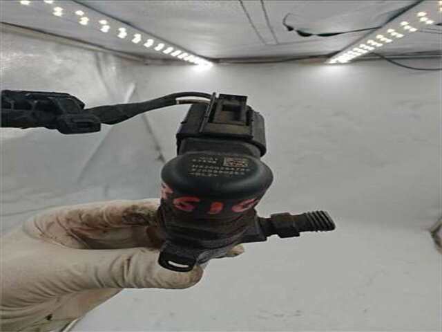Foto 3ª: Inyectores Renault Megane 1.5 AUTHENTIQUE CONFORT [1.5 LTR. - 78 KW DCI DIESEL] II BERLINA 3P (10.2002-_) [K9K P7]