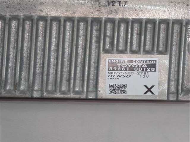 Foto 2ª: Centralita Motor ECU Toyota Yaris 1.5 NSP131_) 112CV 82KW [2NR-FKE] (2017)
