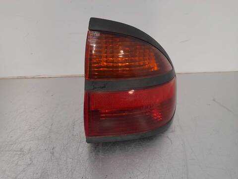 Piloto Trasero Derecho Renault Laguna AUTHENTIQUE 107CV 79KW
