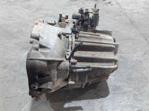 Foto 3ª: Caja Cambios Kia Ceed 2.0 CRDI 140 HATCHBACK 140CV 103KW HATCHBACK ED) [D4EA]