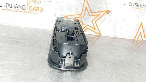 Foto 3ª: Botonera Elevalunas Mercedes Clase A 140 A 200 177.087) 163CV 120KW (2018)