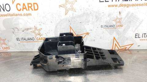 Foto 3ª: Caja Reles Fusibles Mercedes Clase A 140 A 200 177.087) 163CV 120KW (2018)