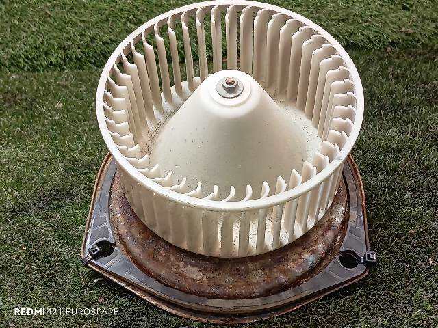 Foto 3ª: Ventilador de Calefacción Mitsubishi Pajero 2.6 G L042 CABRIO [4G54] (1984)