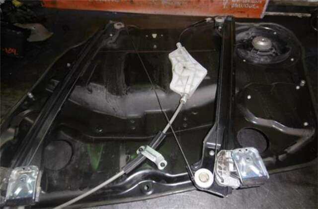 Foto 2ª: Elevalunas Eléctrico Delantero Izquierdo Mercedes Clase R 280 3.5 R 350 4MATIC (251.065) [3.5 LTR. - 200 KW V6 CAT] [M 272.967]
