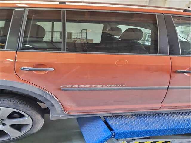 Puerta Trasera Derecha Volkswagen Touran 1.9 TDI 105CV 77KW
