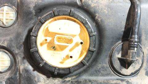 Foto 4ª: Deposito de Combustible Volkswagen Transporter 2.5 TDI 130CV 96KW [AXD,BNZ] (2022)