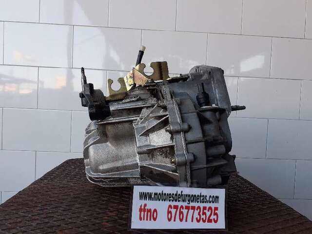Foto 3ª: Caja Cambios Renault Trafic 1.9 D 101CV (2006)