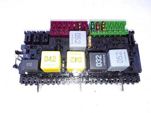 Foto 3ª: Caja Reles Fusibles Mercedes Vito 2.1 CDI CAT 163CV 120KW