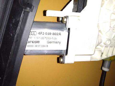 Foto 3ª: Elevalunas Manual Trasero Derecho Audi A6 3.0 TDI QUATTRO 165KW) BERLINA 225CV [BMK] (2004)