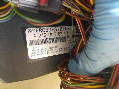 Foto 2ª: Caja Reles Fusibles Mercedes Clase E 180 2.1 CDI CAT AUT. 170CV [OM651924] (2009)