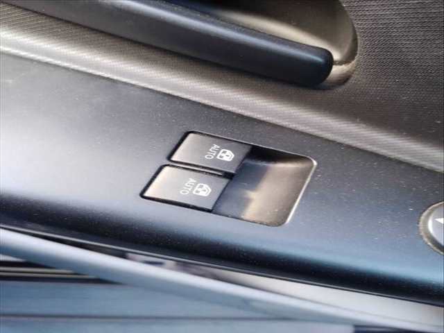 Foto 3ª: Botonera Elevalunas Kia Ceed CONCEPT 90CV 66KW [D4FB-L] (2008)