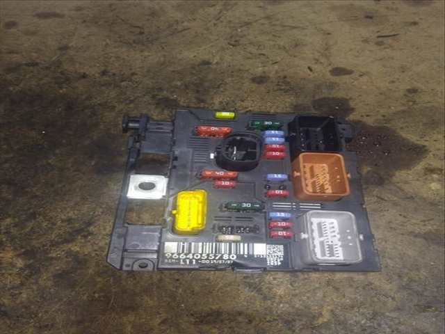 Caja Reles Fusibles Peugeot 207 VERSION INDEFINIDA