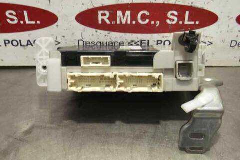 Caja Reles Fusibles Toyota Yaris ACTIVE 90CV 66KW