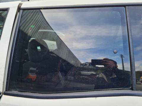 Foto 1ª: Luna Delantera Izquierda Nissan Terrano 2.7 TDI 4WD 125CV 92KW [TD27TI] (1999)