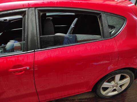 Puerta Trasera Izquierda Seat Leon BKD