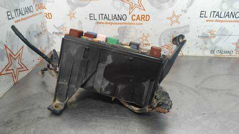 Foto 2ª: Caja Reles Fusibles Toyota Land Cruiser 3.0 D-4D GX 163CV 120KW [1KDFTV] (2004)