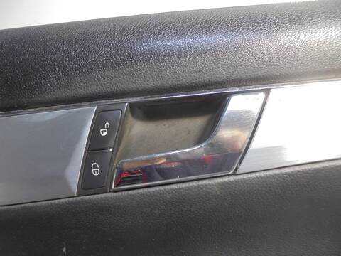 Foto 4ª: Tapizados Cartoneras Mercedes Clase C 160 C 250 CDI BLUEEFFICIENCY 204.003) BERLINA 204CV 150KW [651911] (2009)
