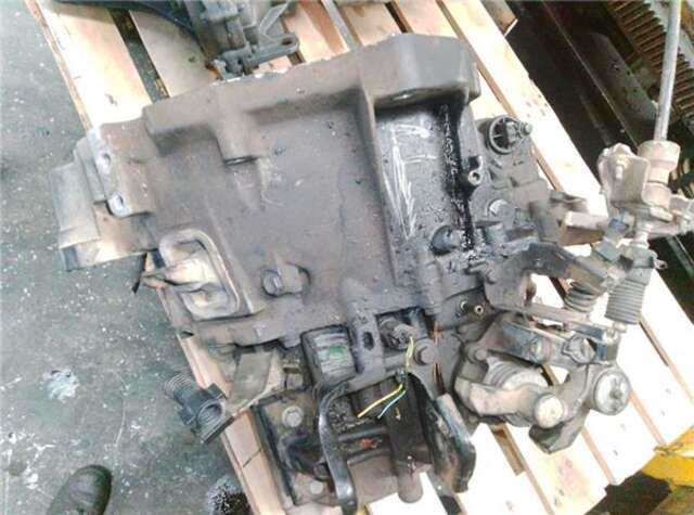 Foto 2ª: Caja Cambios Nissan Primera 2.2 DCI [YD22DDT]