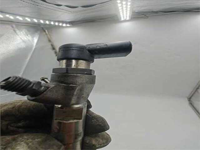 Foto 3ª: Inyectores Renault Megane 1.5 STYLE [1.5 LTR. - 66 KW DCI DIESEL FAP] III BERLINA 5P (2008-_) [K9K H8]
