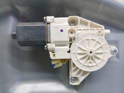 Foto 2ª: Elevalunas Eléctrico Delantero Izquierdo Mercedes Clase ML 320 3.0 CDI W164) 224CV 165KW 164.122) [OM642940] (2006)