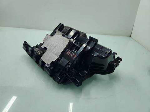 Foto 4ª: Guantera Bmw Serie 1 114 118D BERLINA 143CV 105KW [N47D20C] (2008)