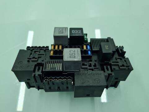 Caja Reles Fusibles Mercedes Clase C 160 C 220 CDI BLUETEC 205.004) 170CV 125KW