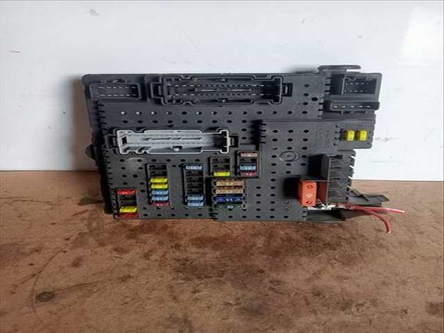 Caja Reles Fusibles Volvo S60 2.4 D KINETIC 93KW) 126CV