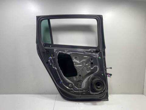 Foto 2ª: Puerta Trasera Izquierda Opel Zafira A20DT (2015)