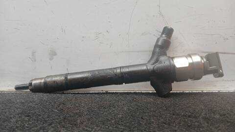 Foto 1ª: Inyectores Toyota Avensis 2.0 D-4D ADT250_) 126CV 93KW [1AD] (2007)