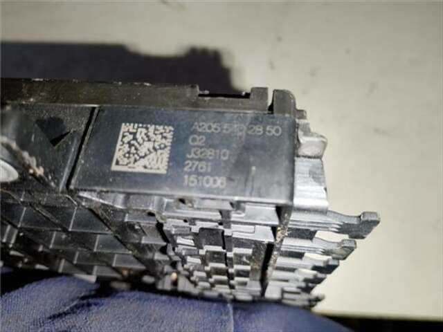 Foto 3ª: Caja Reles Fusibles Mercedes Clase C 160 2.1 C 220 D (205.304) [2.1 LTR. - 125 KW CDI CAT] [651.921]