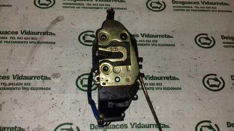 Foto 1ª: Cerradura Puerta Delantera Derecha Kia Carnival 2.9 CRDI CAT 144CV 106KW [J3] (2002)