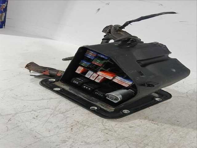 Foto 2ª: Caja Reles Fusibles Volkswagen Phaeton 3.0 V6 TDI 4MOTION 240CV [CARB CEXA] (2002)