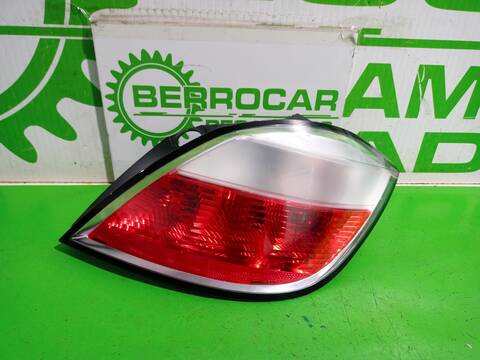 Foto 3ª: Piloto Trasero Derecho Opel Astra ESSENTIA BERLINA 90CV 66KW [Z14XEP] (2006)