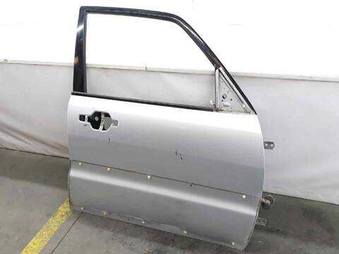 Foto 3ª: Puerta Delantera Derecha Mitsubishi Montero 3.2 DI-D 160CV [4M41] (2006)