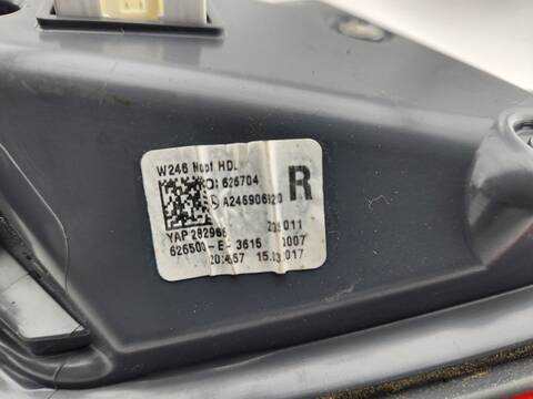 Foto 3ª: Piloto Portón Derecho Mercedes Clase B 150 B 200 CDI 246.208) 136CV 100KW [651930] (2017)