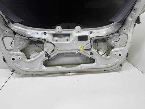 Foto 3ª: Portón Kia Carens G4FD (2015)