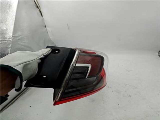 Foto 3ª: Piloto Trasero Derecho Opel Crossland 1.2 INNOVATION [1.2 LTR. - 96 KW] [F 12 XHT / LEG]