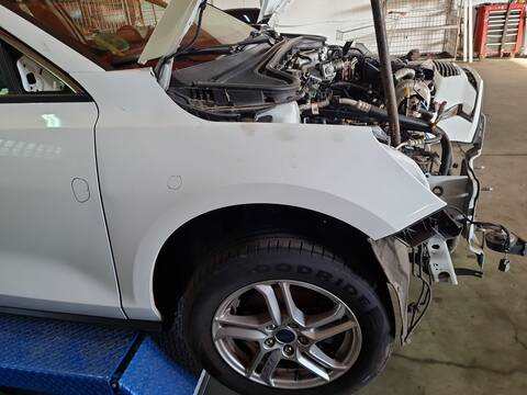 Aleta Delantera Derecha Ford Focus TITANIUM 120CV 88KW
