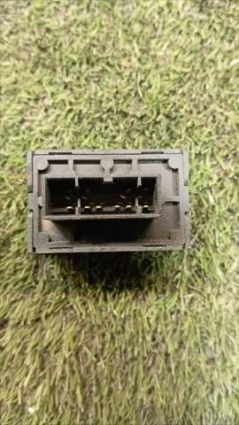 Foto 4ª: Mando Retrovisor Nissan Terrano 2.7 D TERRANO I, 5P 100 CV [TD27T] (1992)