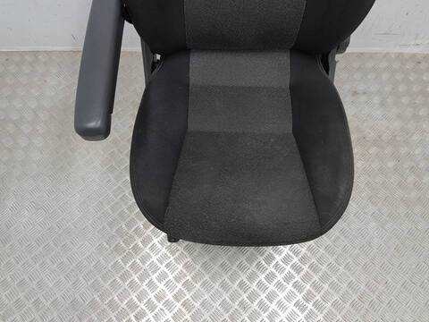 Foto 3ª: Asiento Delantero Izquierdo Fiat Ducato 130 RS 4035 MM) L4) (2014)