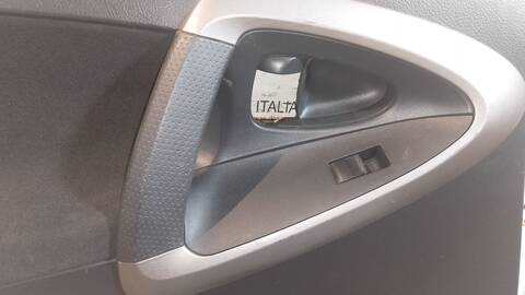 Foto 2ª: Tapizados Cartoneras Toyota Rav4 PREMIUM 177CV 130KW [2ADFHV] (2006)