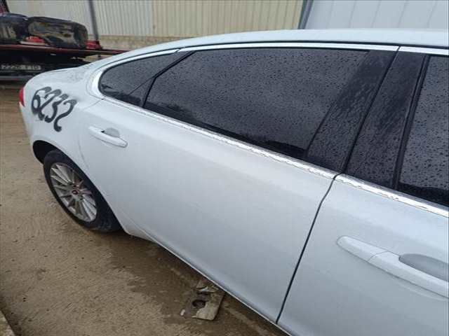 Foto 2ª: Puerta Trasera Derecha Jaguar XF PORTFOLIO 179CV 132KW
