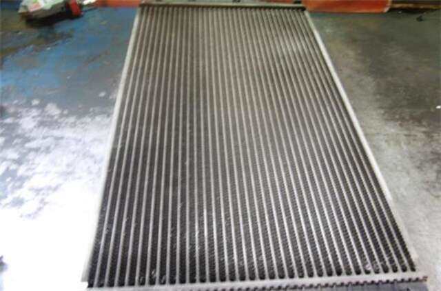 Foto 3ª: Intercooler Saab 9-3 1.9 TID LINEAR (I/D) [1.9 LTR. - 110 KW TID CAT] BERLINA (2003-_) [Z19DTH]