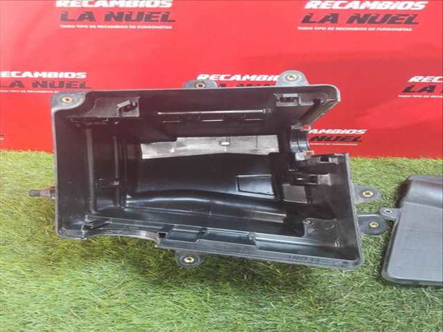 Foto 2ª: Caja Reles Fusibles Renault Master 2.3 DCI 125 FWD FV0C FV0D FV0G FV0H FV0J FV0K) 125CV 92KW FURGONETA [M9T 670,M9T 672,M9T 676,M9T 678,M9T 680,M9T 870,M9] (2013)